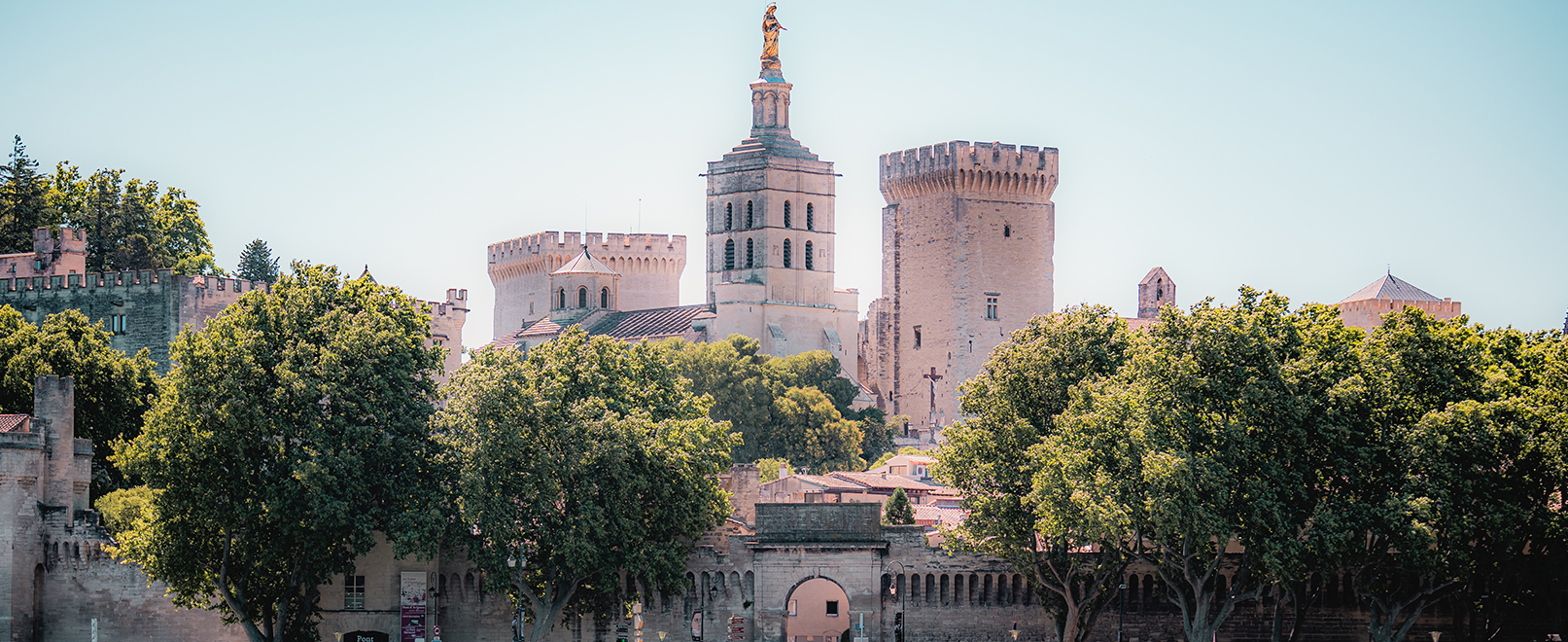 Palais des Papes à Avignon © Verneuil